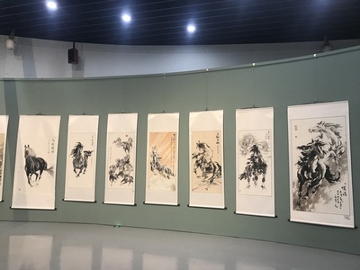 內蒙古通俗文藝研究會第四屆會員書畫作品展在呼和浩特舉行 文化經(jīng)紀人服務的推動作用